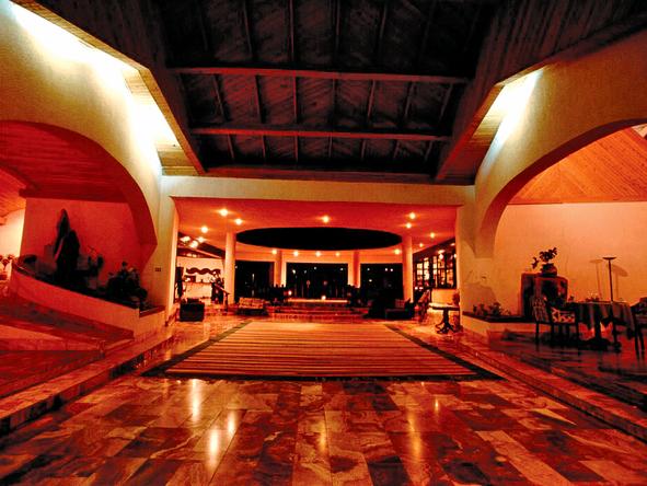 Tarangire Sopa Lodge - Entrance 
